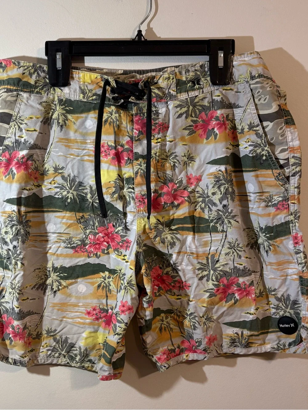 Hurley Men’s Floral Tropical Swim board Shorts White Green Pink Yellow size 36